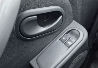 Подержанный автомобиль Renault Duster 2012 года (15 фото)