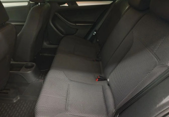 Подержанный автомобиль Volkswagen Jetta Sedan 2012 года (14 фото)