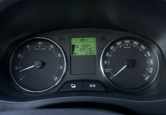 Подержанный автомобиль Skoda Fabia Wagon 2011 года (12 фото)
