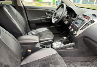 Подержанный автомобиль Kia Ceed Wagon 2010 года (10 фото)