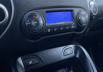 Подержанный автомобиль Hyundai ix35 2012 года (14 фото)