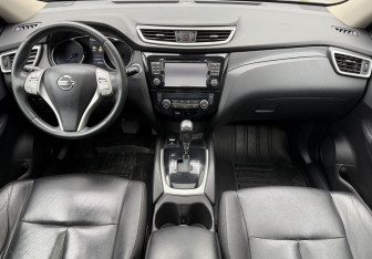 Подержанный автомобиль Nissan X-Trail 2015 года (9 фото)
