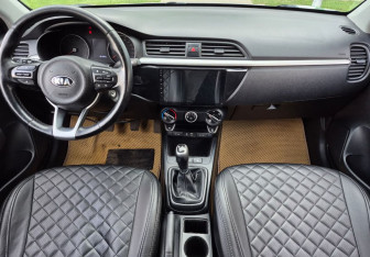 Подержанный автомобиль Kia Rio Sedan 2017 года (11 фото)