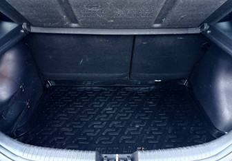 Подержанный автомобиль Hyundai Solaris Hatchback 2014 года (13 фото)