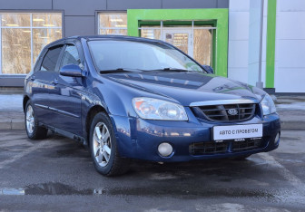 Подержанный автомобиль Kia Cerato Hatchback 2005 года (3 фото)