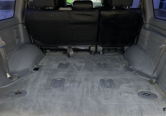 Подержанный автомобиль Toyota Land Cruiser Suv 2006 года (20 фото)