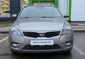 Подержанный автомобиль Kia Ceed Wagon 2010 года (2 фото)