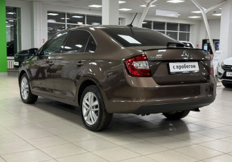 Подержанный автомобиль Skoda Rapid Liftback 2019 года (7 фото)