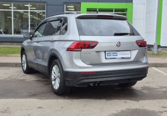Подержанный автомобиль Volkswagen Tiguan 2020 года (7 фото)