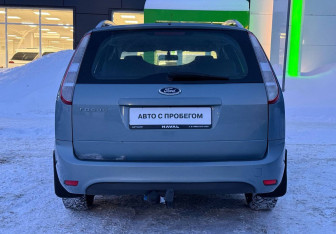 Подержанный автомобиль Ford Focus Wagon 2010 года (6 фото)