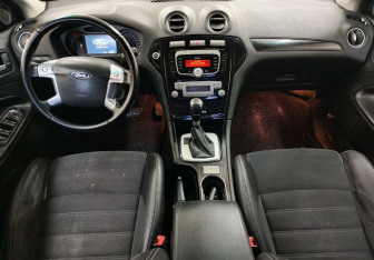 Подержанный автомобиль Ford Mondeo Sedan 2010 года (13 фото)