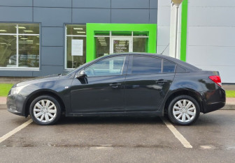 Подержанный автомобиль Chevrolet Cruze Sedan 2012 года (8 фото)