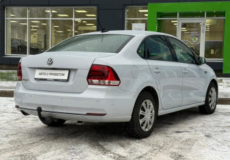 Подержанный автомобиль Volkswagen Polo Sedan 2018 года (5 фото)