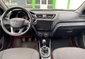 Подержанный автомобиль Kia Rio Sedan 2012 года (9 фото)
