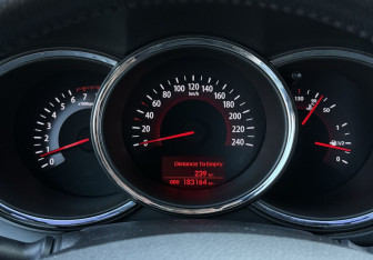 Подержанный автомобиль Kia Sorento 2009 года (13 фото)