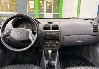 Подержанный автомобиль Hyundai Accent Sedan 2007 года (9 фото)