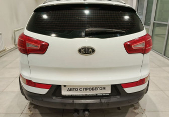 Подержанный автомобиль Kia Sportage 2011 года (7 фото)