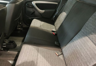 Подержанный автомобиль Renault Duster 2013 года (12 фото)