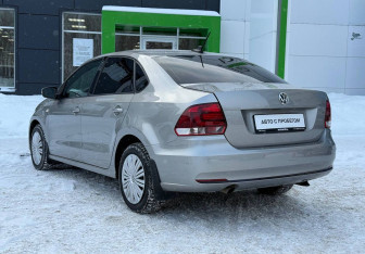 Подержанный автомобиль Volkswagen Polo Sedan 2019 года (7 фото)