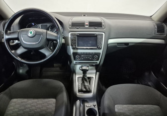 Подержанный автомобиль Skoda Octavia Wagon 2013 года (9 фото)