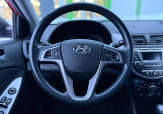 Подержанный автомобиль Hyundai Solaris Sedan 2014 года (12 фото)