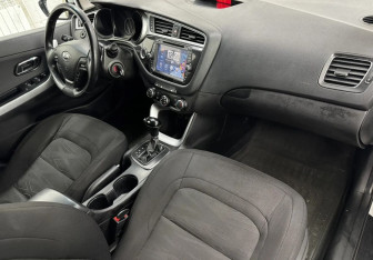 Подержанный автомобиль Kia Ceed Wagon 2016 года (12 фото)