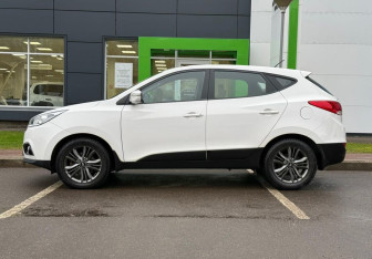 Подержанный автомобиль Hyundai ix35 2014 года (8 фото)