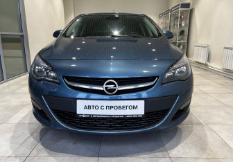 Подержанный автомобиль Opel Astra Hatchback 2013 года (2 фото)