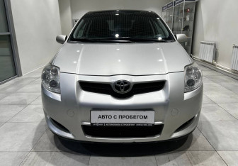 Подержанный автомобиль Toyota Auris Hatchback 2008 года (2 фото)