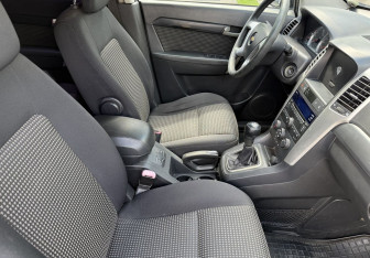 Подержанный автомобиль Chevrolet Captiva 2008 года (9 фото)