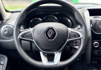 Подержанный автомобиль Renault Duster 2019 года (12 фото)