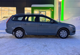 Подержанный автомобиль Ford Focus Wagon 2010 года (4 фото)