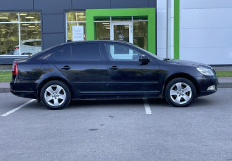 Подержанный автомобиль Skoda Octavia Liftback 2011 года (4 фото)
