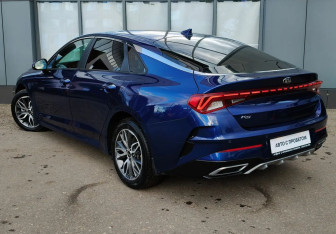 Подержанный автомобиль Kia K5 2021 года (5 фото)