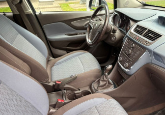 Подержанный автомобиль Opel Mokka 2013 года (10 фото)