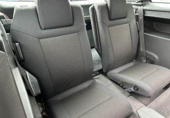 Подержанный автомобиль Opel Zafira Compactvan 2010 года (12 фото)