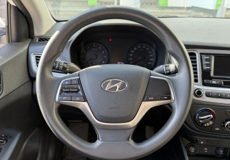 Подержанный автомобиль Hyundai Solaris Sedan 2021 года (14 фото)