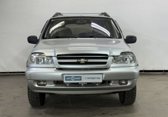 Подержанный автомобиль Chevrolet Niva 2007 года (2 фото)
