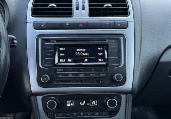 Подержанный автомобиль Volkswagen Polo Sedan 2016 года (12 фото)