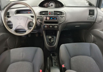 Подержанный автомобиль Hyundai Matrix 2005 года (10 фото)