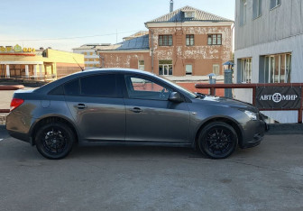 Подержанный автомобиль Chevrolet Cruze Sedan 2010 года (4 фото)