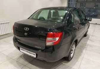 Подержанный автомобиль LADA (ВАЗ) Granta Sedan 2013 года (8 фото)