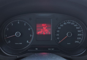 Подержанный автомобиль Volkswagen Polo Sedan 2011 года (13 фото)