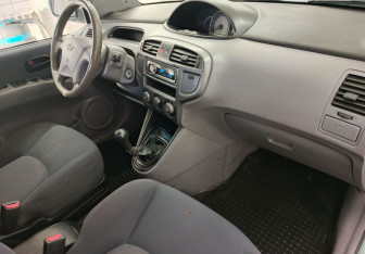 Подержанный автомобиль Hyundai Matrix 2005 года (11 фото)