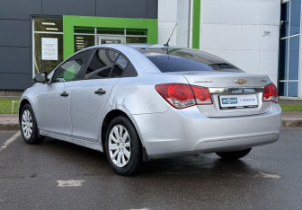 Подержанный автомобиль Chevrolet Cruze Sedan 2012 года (8 фото)