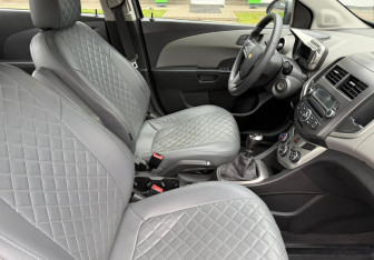 Подержанный автомобиль Chevrolet Aveo Sedan 2013 года (10 фото)