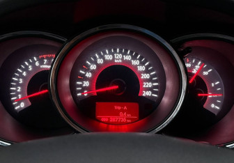 Подержанный автомобиль Kia Sorento 2009 года (12 фото)