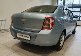 Подержанный автомобиль Chevrolet Cobalt Sedan 2013 года (6 фото)
