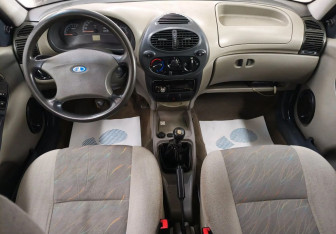 Подержанный автомобиль LADA (ВАЗ) Kalina Wagon 2010 года (10 фото)