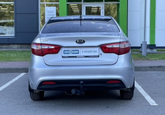 Подержанный автомобиль Kia Rio Sedan 2011 года (6 фото)